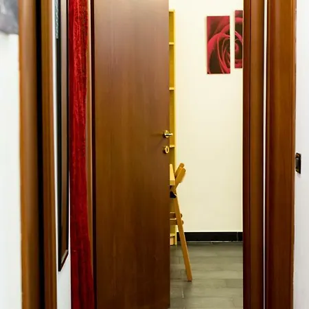 Apartment Otto Rosso Genoa